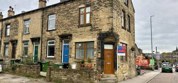 Terraced house to rent in Bradford Road, Stanningley, Pudsey LS28