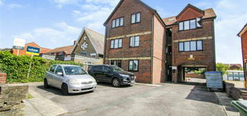 Flat to rent in Bentley Court, Shirley Road SO15