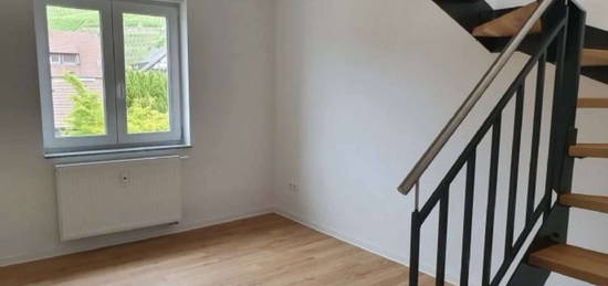 Charmante, sanierte 4,5-Zimmer-Maisonette-Wohnung mit Balkon und EBK in Esslingen-Mettingen