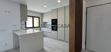 Apartamento T2 elegante e moderno | Alcochete | Garagem em BOX