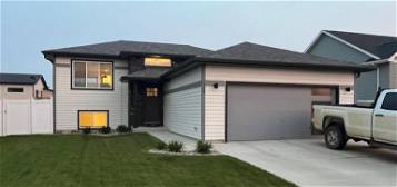 1724 22nd St S, Brookings, SD 57006