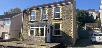 3 bed detached house for sale