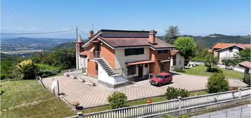 Villa bifamiliare, buono stato, 200 m², Roascio