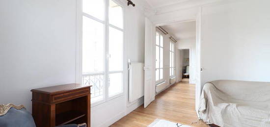 APPARTEMENT ANCIEN PARIS - 3 pièce(s) - 80 m2