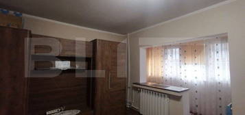 Apartament cu 2 camere, etaj 1, centrala termica, zona Craiovita Noua