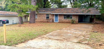 103 Lovett Dr, Clinton, MS 39056