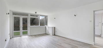 Flat for sale in The Albany, Woodford Green IG8