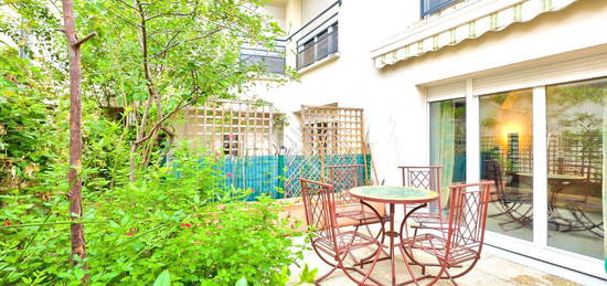 Maison duplex rare avec terrasse/balcon!