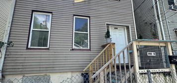 204 N 1st St, Paterson, NJ 07522