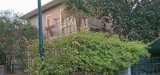 Villa Singola Con Giardino