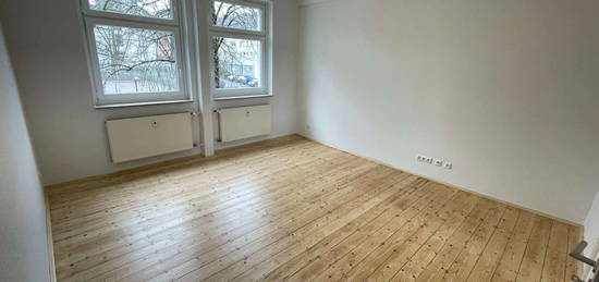 *4 Zimmer und Tageslichtbad*Erstbezug nach Kernsanierung*Altbau*