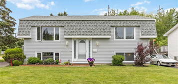 106 Knox Dr, Moncton, NB E1G 1L8
