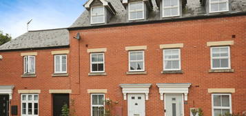 3 bed town house for sale