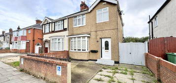 3 bedroom semi-detached house to rent