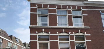 Kamer in groot huis aan Newtonstraat