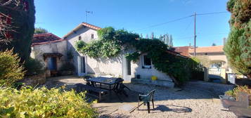 Maison ancienne avec piscine à vendre