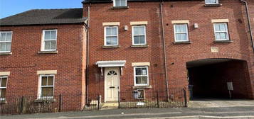 4 bed town house for sale