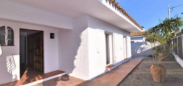 Alquiler de  Casa o chalet independiente en calle Algarrobos