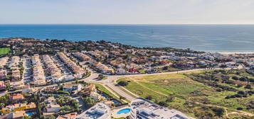 Excelente apartamento T2 com grande terraço e fantástica vista de mar, perto da praia.