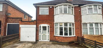 3 bedroom semi-detached house to rent