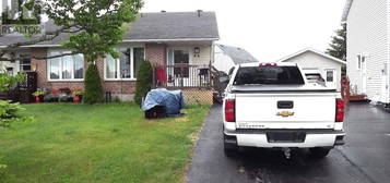 46 STEWART CRES, ELLIOT LAKE, ON P5A3C4