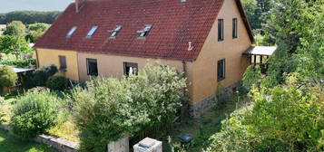 Idyllisch gelegenes Haus in naturnaher Lage mit großem Garten, Schwimmteich und Potenzial