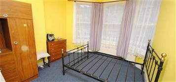 Shared accommodation to rent in Hampden Road, Hornsey N8