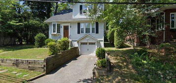 10 George St, Harrington Park, NJ 07640