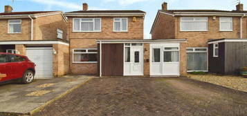 3 bedroom link detached house for sale