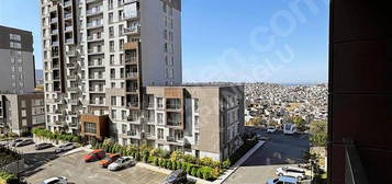 YENİTEPE İZMİR'DE FERAH ARA KAT 2+1 LUX KİRALIK DAİRE