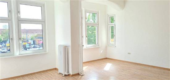 Neu 3-Zi. ! 99 m² mit EBK, Balkon, 1.OG im schönen Stadtfeld-Ost