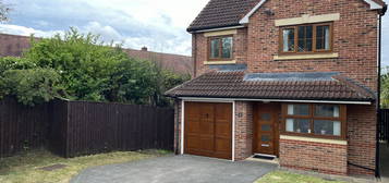 4 bed detached house to rent