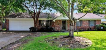 276 Belaire Dr, Pearl, MS 39208