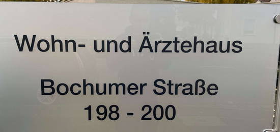 Renovierte 1,5-Zimmer-Wohnung im Wohn- und Ärztehaus Bochumer Str. 200, 1.OG, mit Balkon, Aufzug