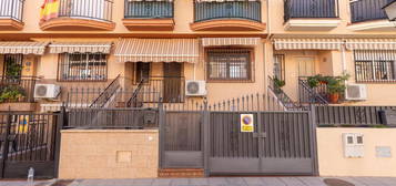 Casa adosada en venta en Calle Miguel Ríos, Belicena