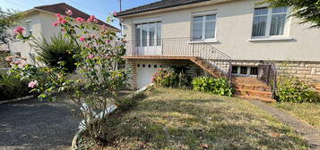 MONTMIDI - Maison année 60 d'environ 91m2 + garage et jardin