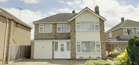 5 bedroom detached house