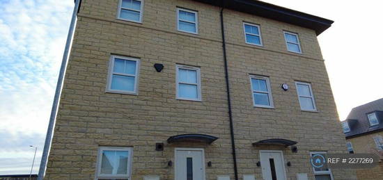 2 bedroom semi-detached house