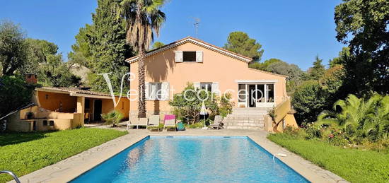 Mougins - Villa à rénover - Quartier résidentiel