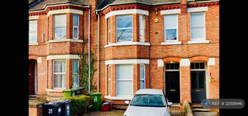 8 bedroom terraced house