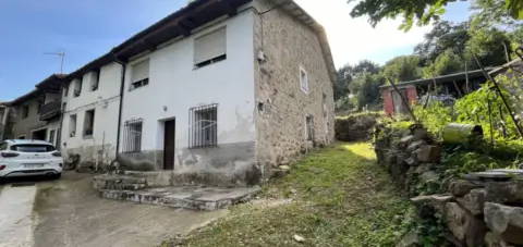 Casa en Alceda