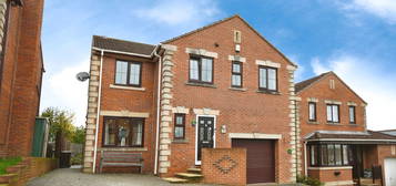 4 bed detached house for sale