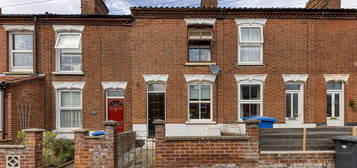 3 bed terraced house for sale