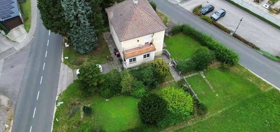 Sanierungsbedürftiges Einfamilienhaus in Viehdorf