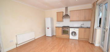 2 bed flat to rent