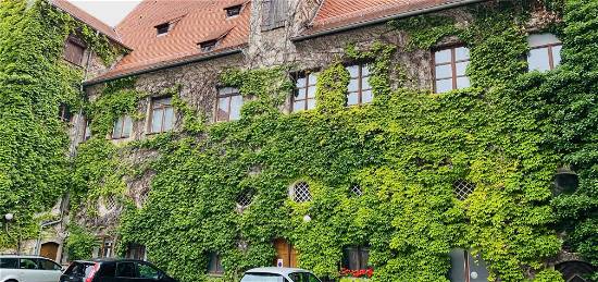 Neurenovierte 2-Zimmer-Dachgeschosswohnung absolut zentral zur Miete in Memmingen