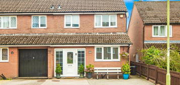 3 bed semi-detached house for sale