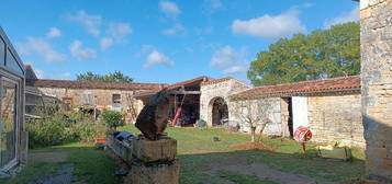 Corps de ferme 13em siècle 600m2