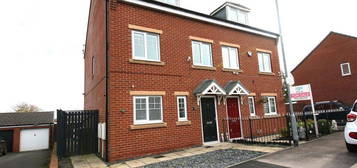 3 bed semi-detached house to rent