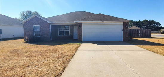 3426 Justice Dr, Springdale, AR 72764